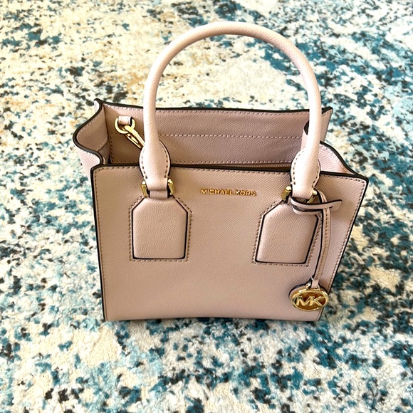 MICHAEL Michael Kors Handbags - NEVER USED Michael Kors pink purse